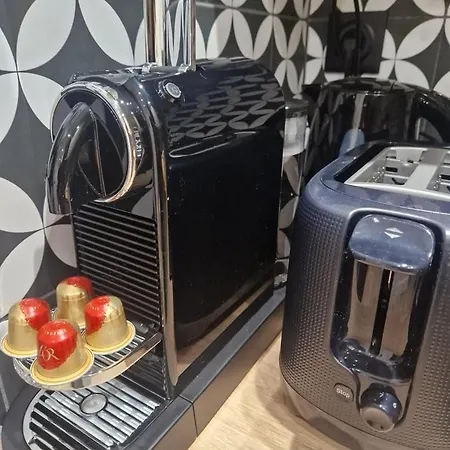 Apartament A 2 Pas De La Promenade Des *